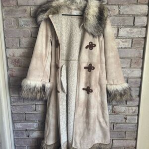 Luxurious Faux Fur Trimmed Coat in Cream